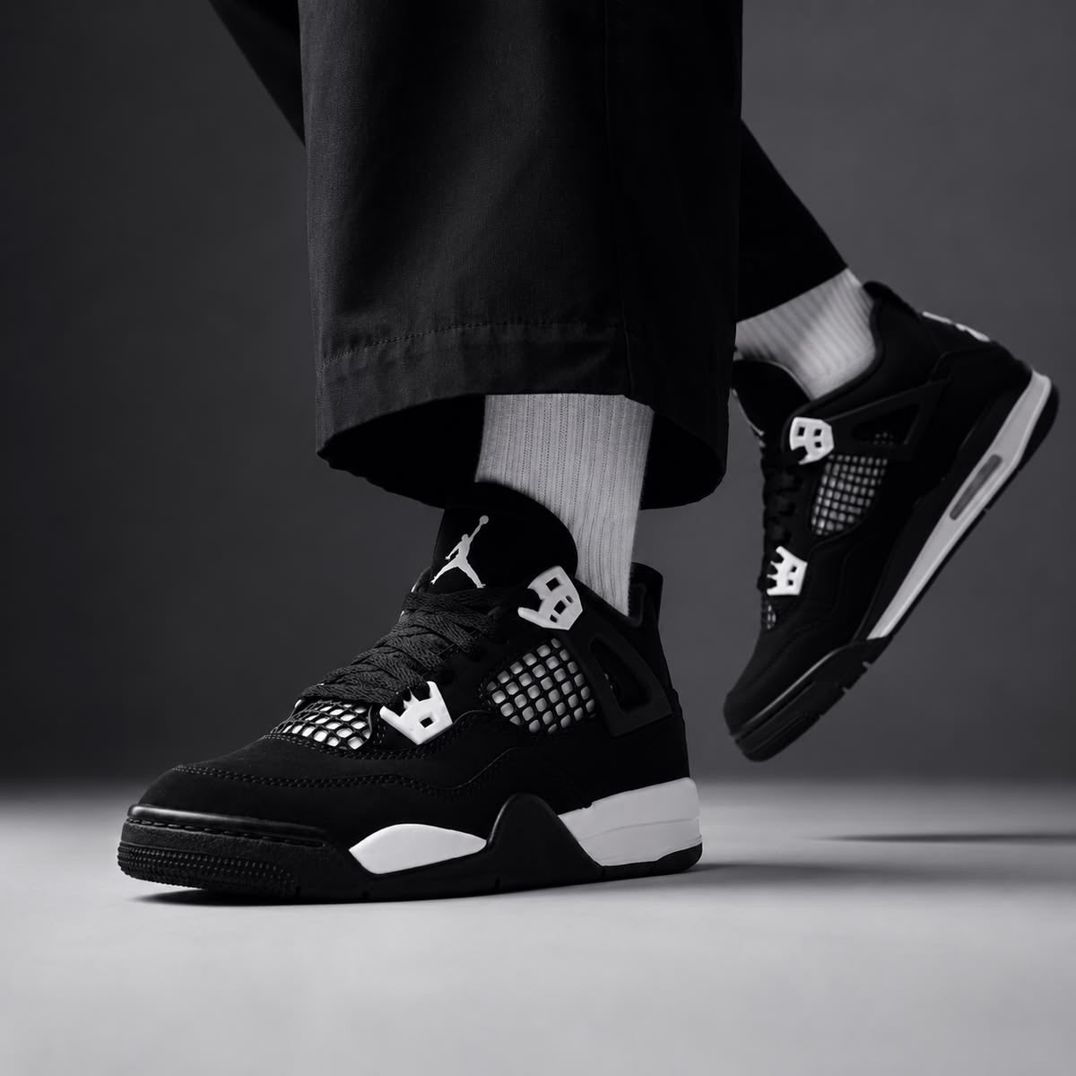 Air Jordan 4 “White Thunder”