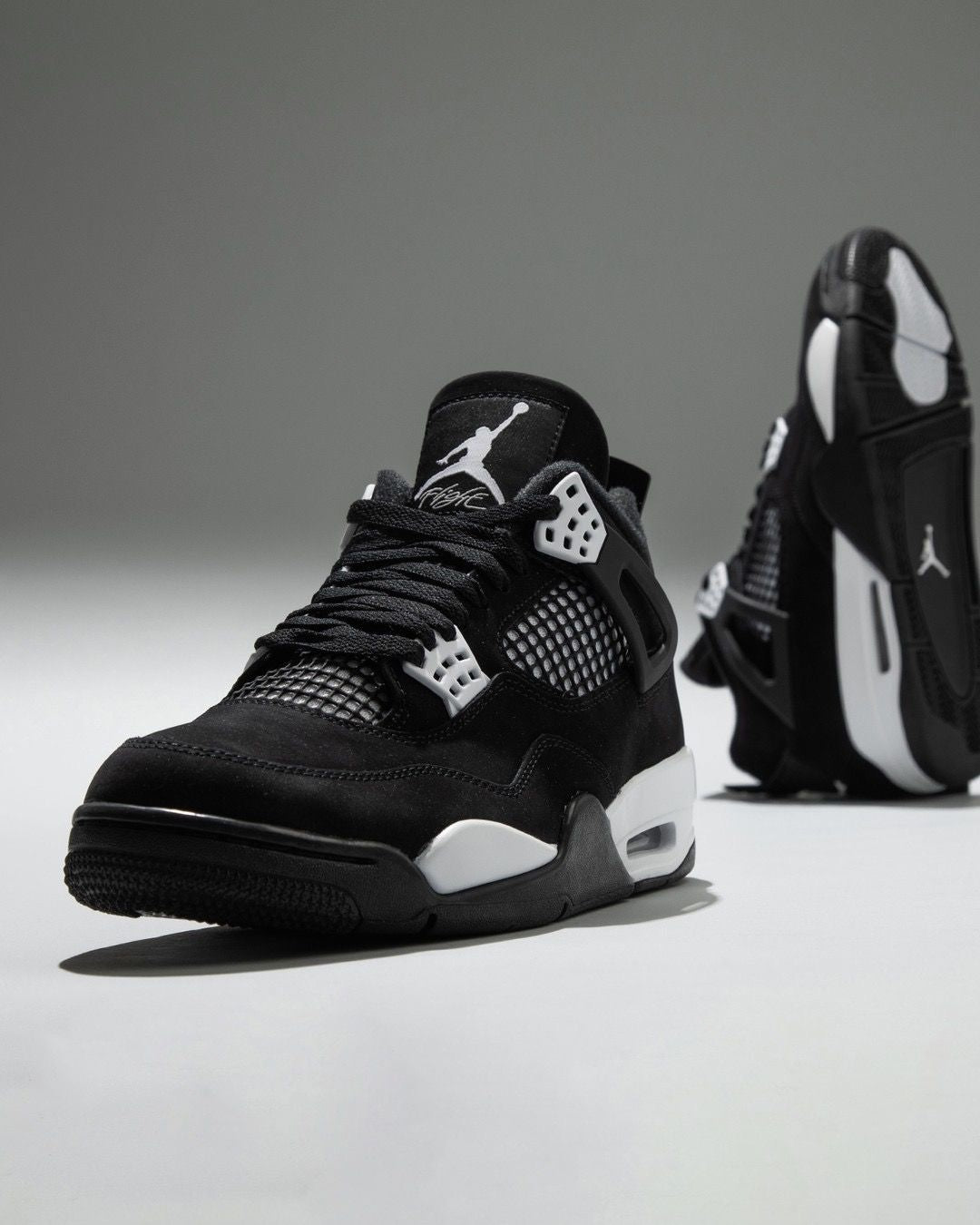 Air Jordan 4 “White Thunder”