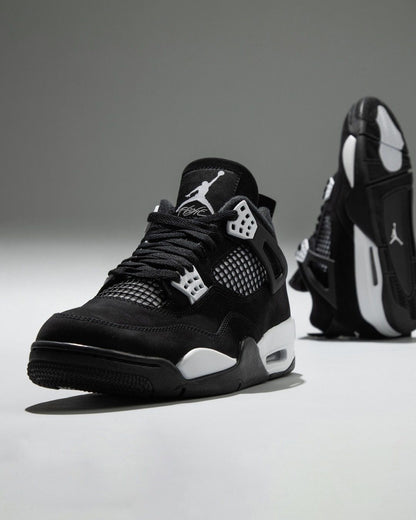 Air Jordan 4 “White Thunder”